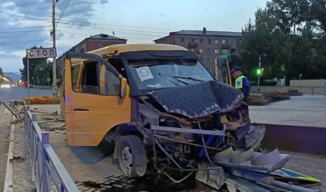 Водитель, сбивший пять человек в Кызыле, не имел права управлять маршруткой - «Мой папа знает»