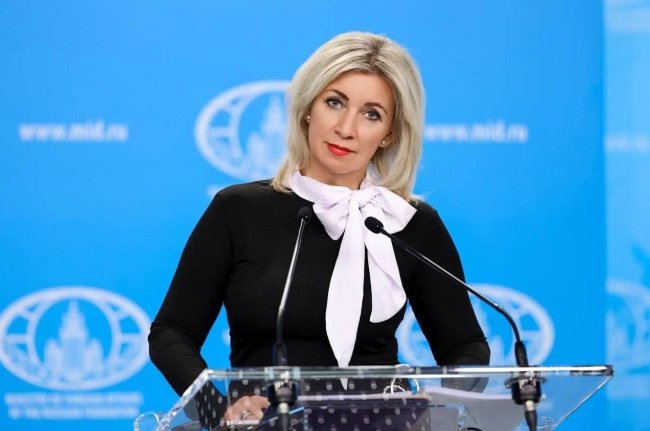 Захарова прочитала свой стих "Взлетаем на грозу" на благотворительном фестивале - «Мой папа знает»